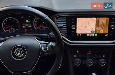 Внедорожник / Кроссовер Volkswagen T-Roc 2019 в 