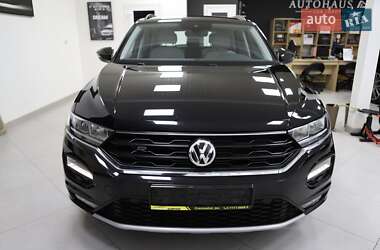 Внедорожник / Кроссовер Volkswagen T-Roc 2020 в 