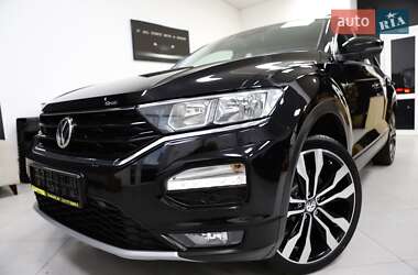 Внедорожник / Кроссовер Volkswagen T-Roc 2020 в 