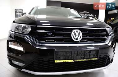 Внедорожник / Кроссовер Volkswagen T-Roc 2020 в 