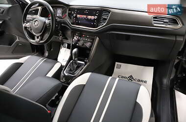 Внедорожник / Кроссовер Volkswagen T-Roc 2020 в 