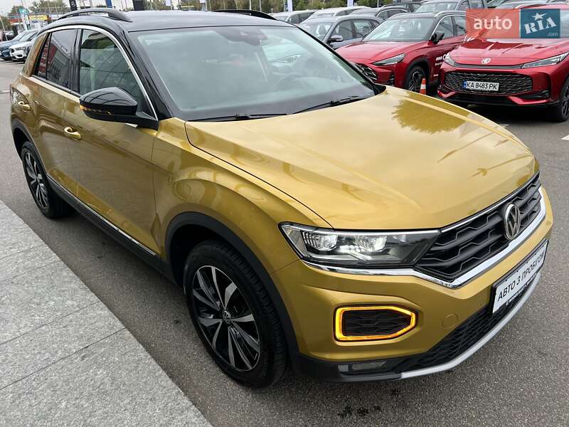Позашляховик / Кросовер Volkswagen T-Roc 2019 в Києві
