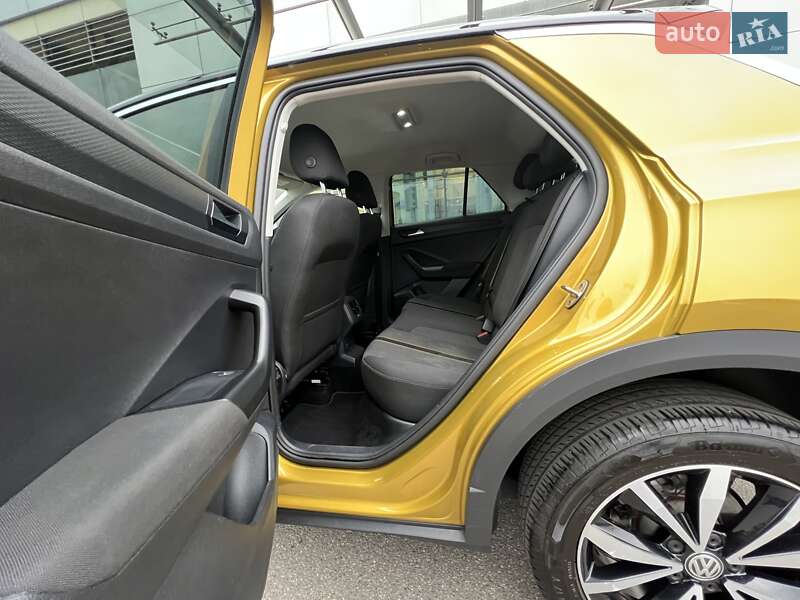 Позашляховик / Кросовер Volkswagen T-Roc 2019 в Києві
