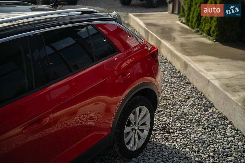 Позашляховик / Кросовер Volkswagen T-Roc 2019 в Чернівцях фото 14 Позашляховик / Кросовер Volkswagen T-Roc 2019 в Чернівцях