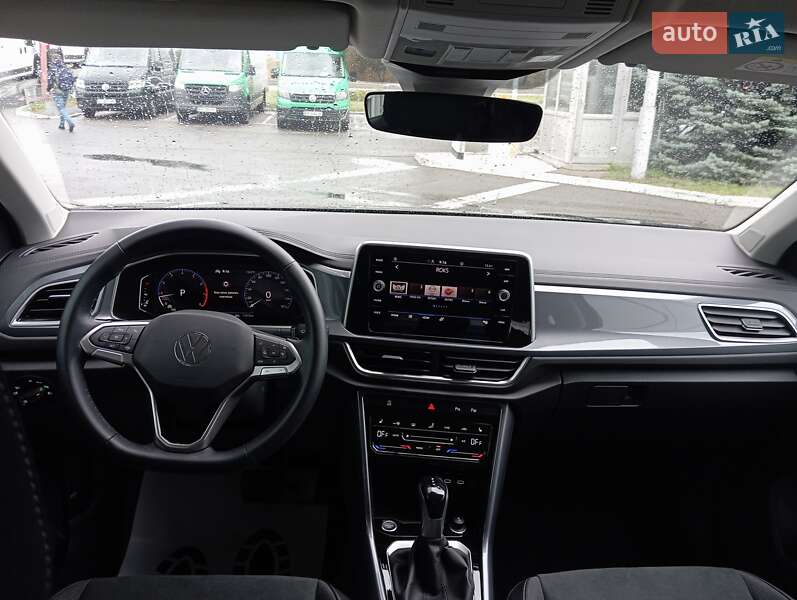 Внедорожник / Кроссовер Volkswagen T-Roc 2024 в Киеве