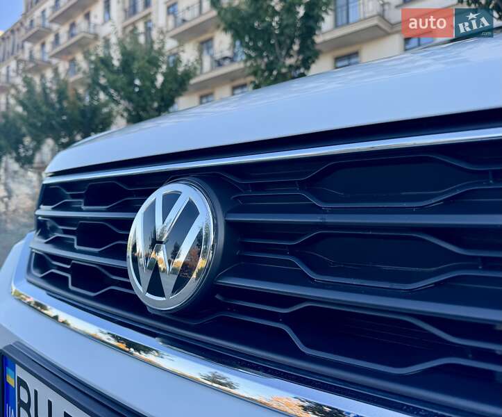 Внедорожник / Кроссовер Volkswagen T-Roc 2019 в Одессе