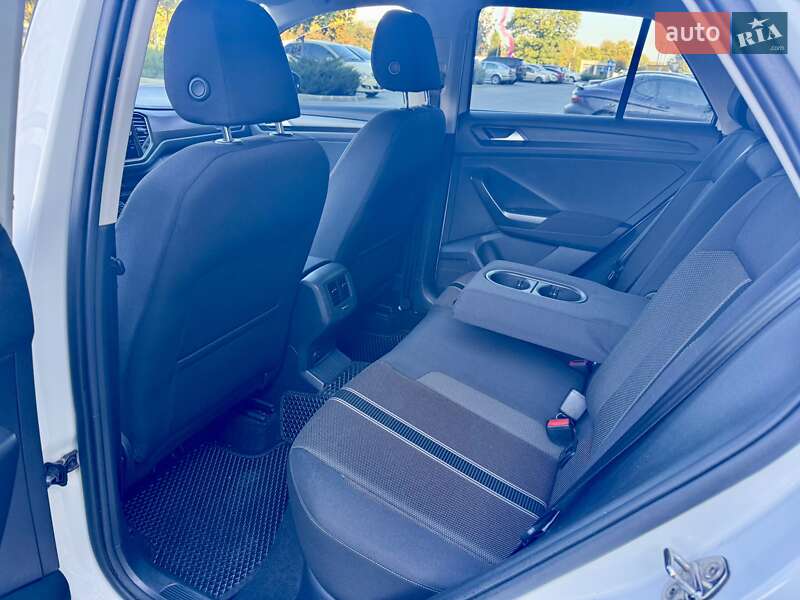 Внедорожник / Кроссовер Volkswagen T-Roc 2019 в Одессе