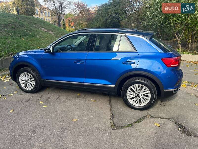Внедорожник / Кроссовер Volkswagen T-Roc 2021 в Киеве