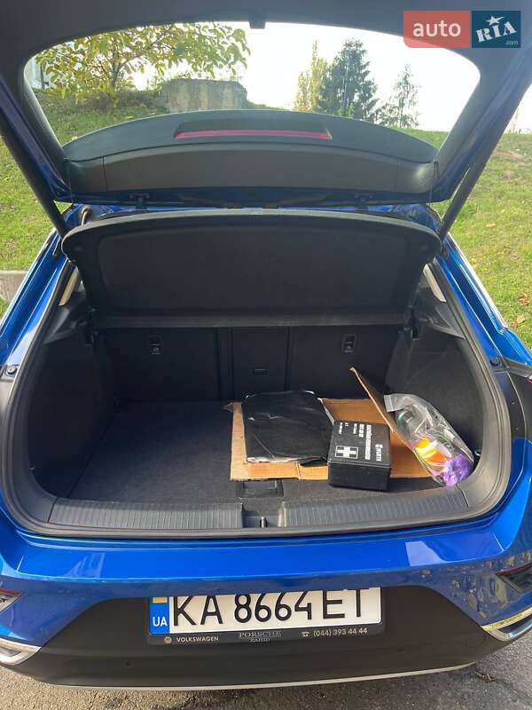 Внедорожник / Кроссовер Volkswagen T-Roc 2021 в Киеве