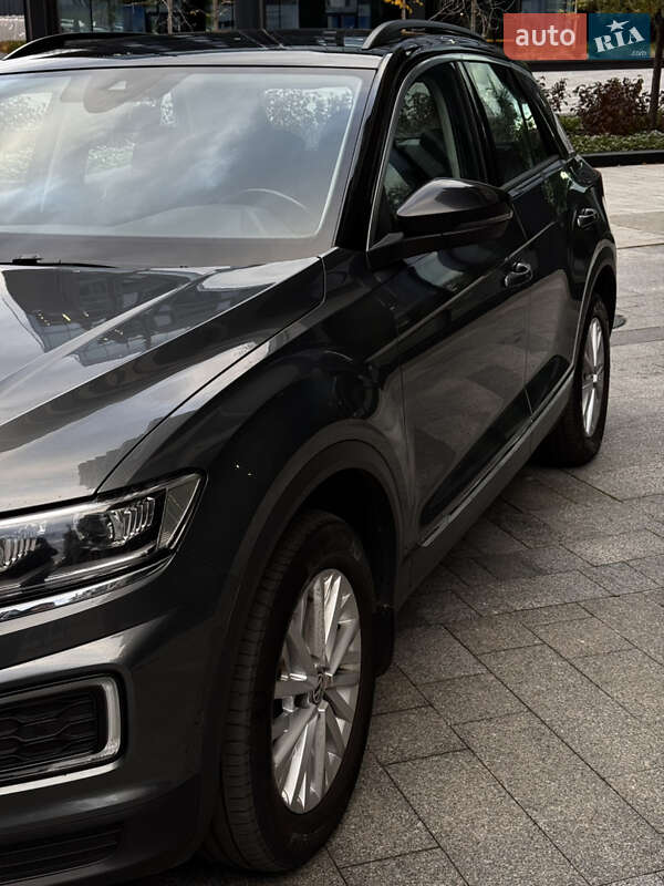 Внедорожник / Кроссовер Volkswagen T-Roc 2018 в Киеве
