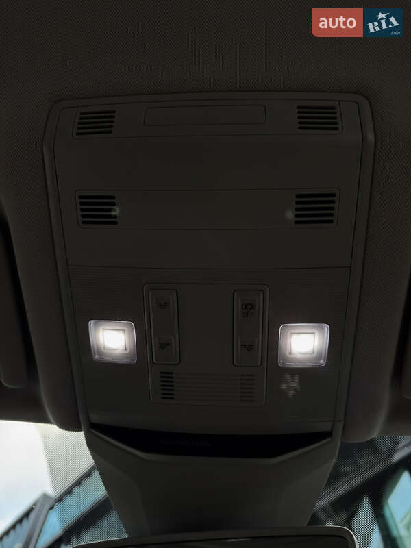 Внедорожник / Кроссовер Volkswagen T-Roc 2018 в Киеве