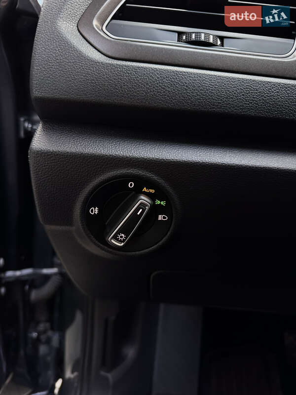 Внедорожник / Кроссовер Volkswagen T-Roc 2018 в Киеве