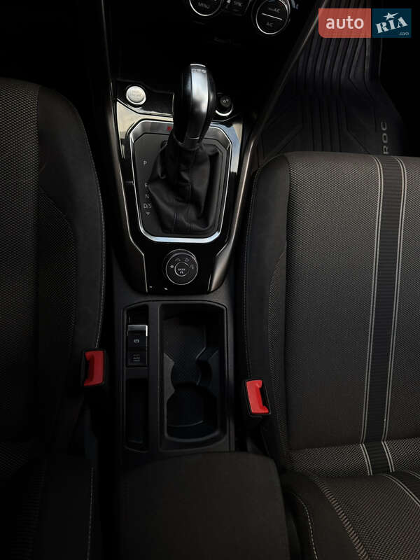 Внедорожник / Кроссовер Volkswagen T-Roc 2018 в Киеве