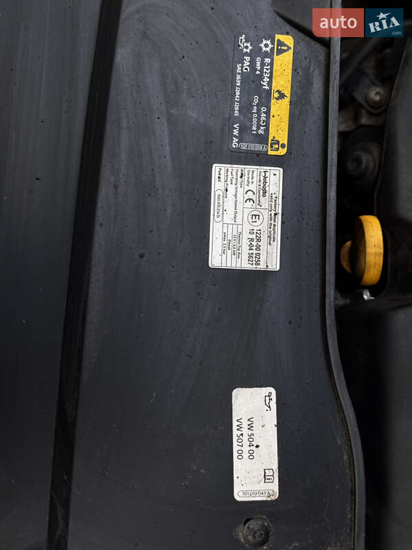 Внедорожник / Кроссовер Volkswagen T-Roc 2018 в Киеве