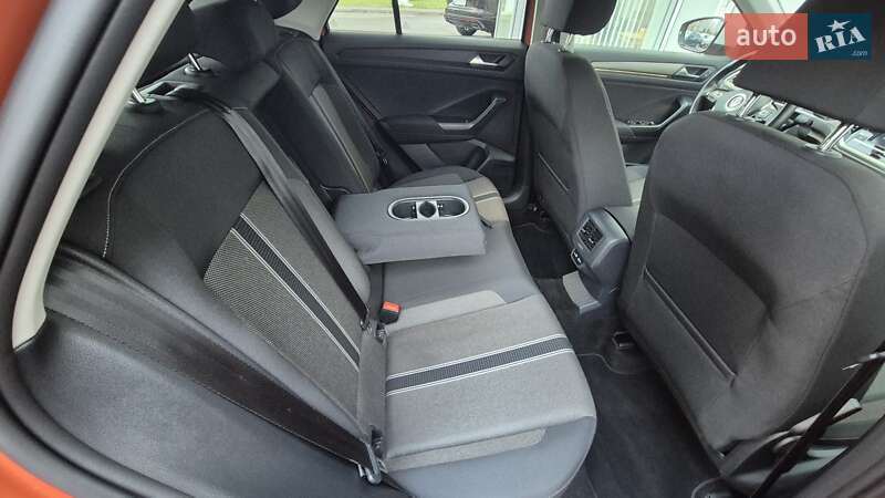 Внедорожник / Кроссовер Volkswagen T-Roc 2020 в Киеве