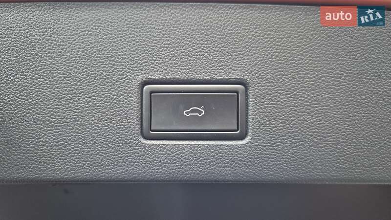 Внедорожник / Кроссовер Volkswagen T-Roc 2020 в Киеве