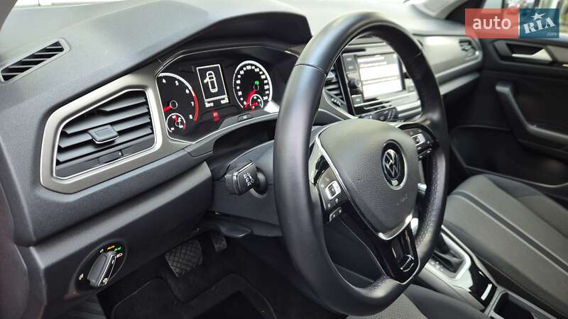 Внедорожник / Кроссовер Volkswagen T-Roc 2020 в Киеве