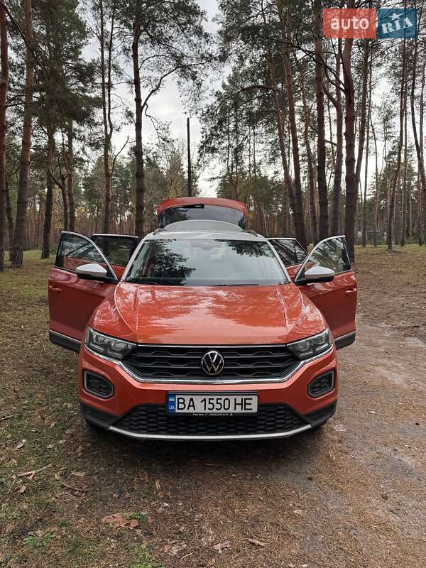 Внедорожник / Кроссовер Volkswagen T-Roc 2020 в Кропивницком