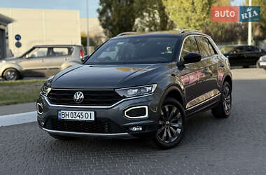 Позашляховик / Кросовер Volkswagen T-Roc 2021 в Одесі