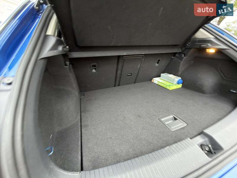 Внедорожник / Кроссовер Volkswagen T-Roc 2022 в Одессе