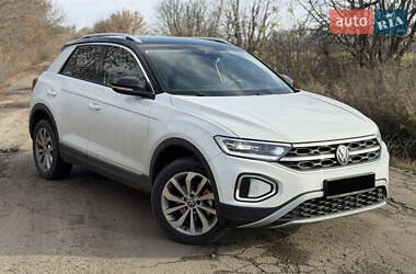 Внедорожник / Кроссовер Volkswagen T-Roc 2023 в Киеве