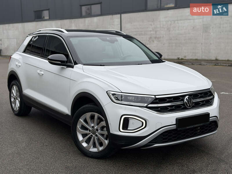 Внедорожник / Кроссовер Volkswagen T-Roc 2023 в Киеве
