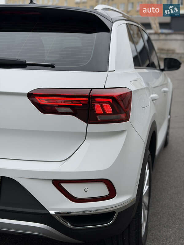 Внедорожник / Кроссовер Volkswagen T-Roc 2023 в Киеве