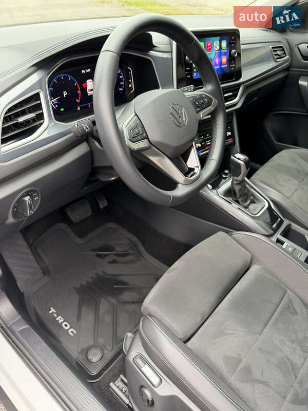 Внедорожник / Кроссовер Volkswagen T-Roc 2023 в Киеве