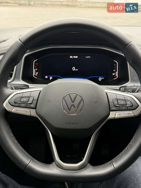 Внедорожник / Кроссовер Volkswagen T-Roc 2023 в Киеве