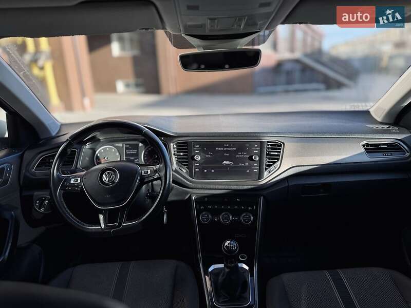 Внедорожник / Кроссовер Volkswagen T-Roc 2017 в Ивано-Франковске