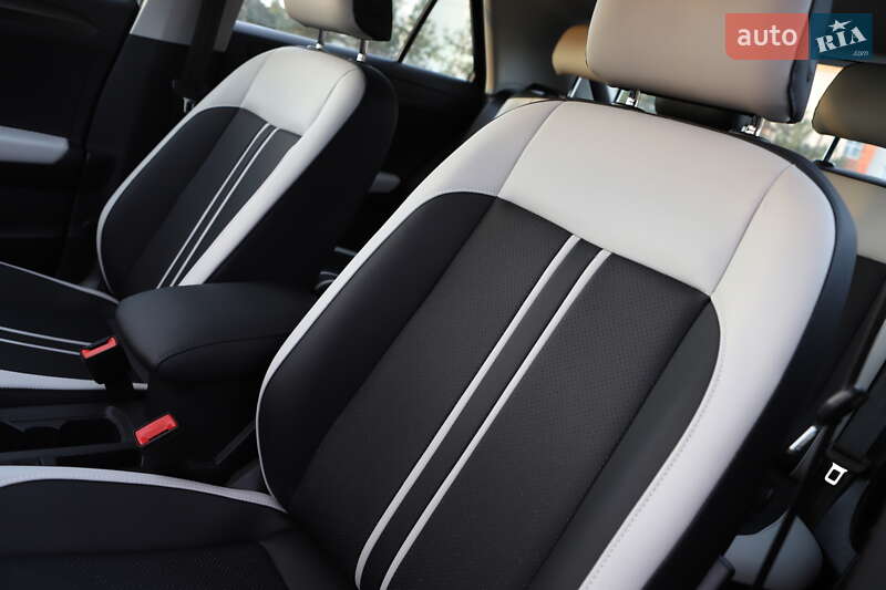 Внедорожник / Кроссовер Volkswagen T-Roc 2019 в Дрогобыче