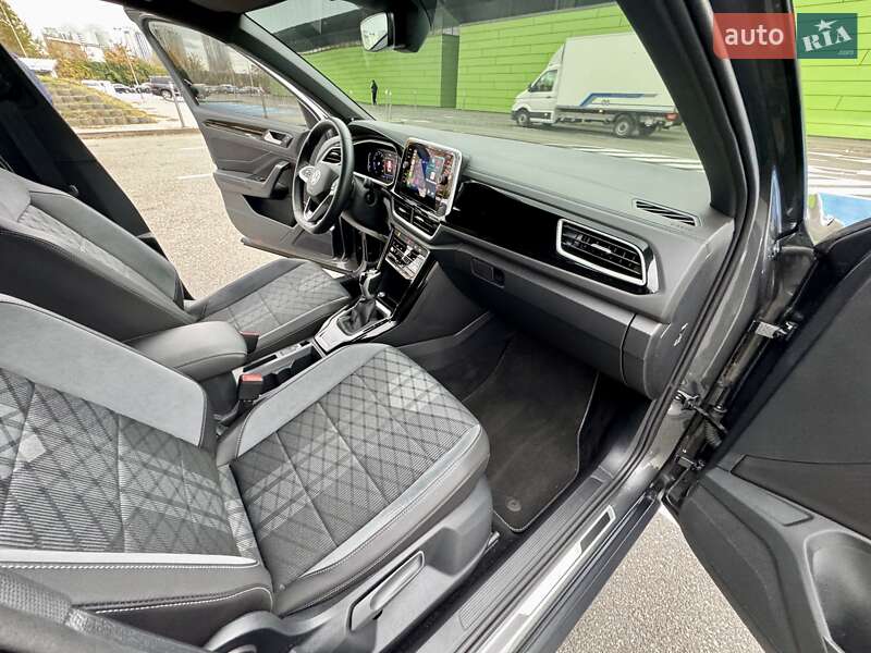 Позашляховик / Кросовер Volkswagen T-Roc 2024 в Києві