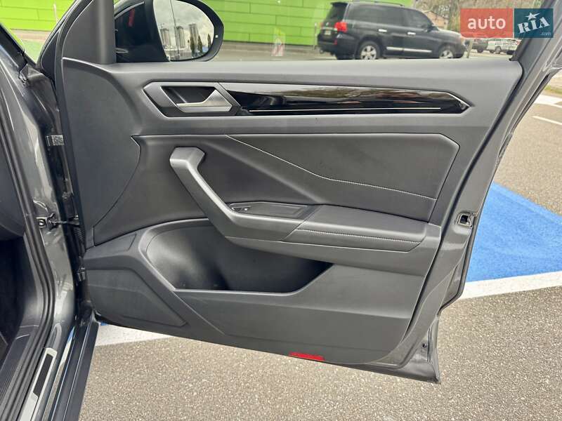 Позашляховик / Кросовер Volkswagen T-Roc 2024 в Києві