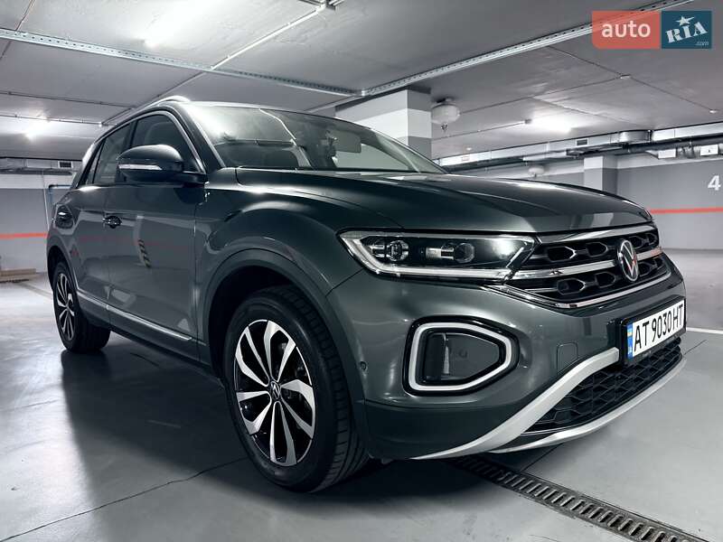 Позашляховик / Кросовер Volkswagen T-Roc 2023 в Івано-Франківську