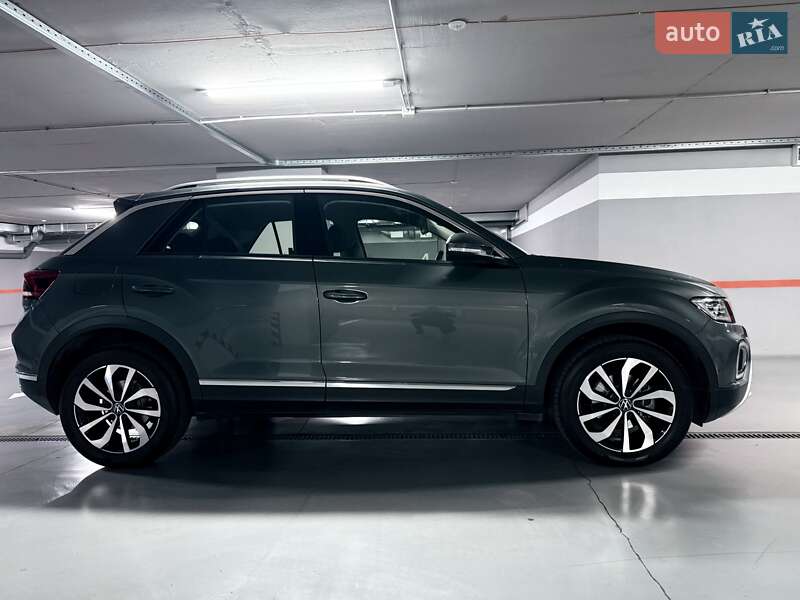 Позашляховик / Кросовер Volkswagen T-Roc 2023 в Івано-Франківську