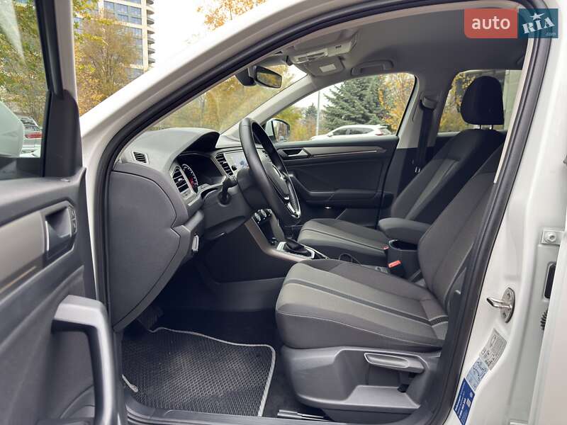 Позашляховик / Кросовер Volkswagen T-Roc 2021 в Дніпрі