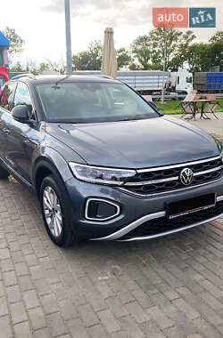 Внедорожник / Кроссовер Volkswagen T-Roc 2022 в Киеве