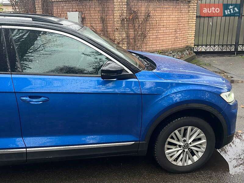 Внедорожник / Кроссовер Volkswagen T-Roc 2021 в Киеве