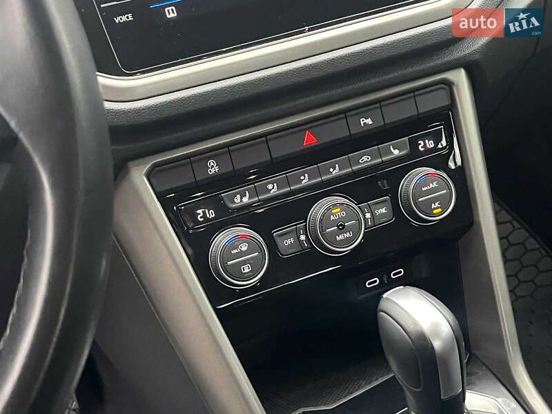 Внедорожник / Кроссовер Volkswagen T-Roc 2021 в Киеве