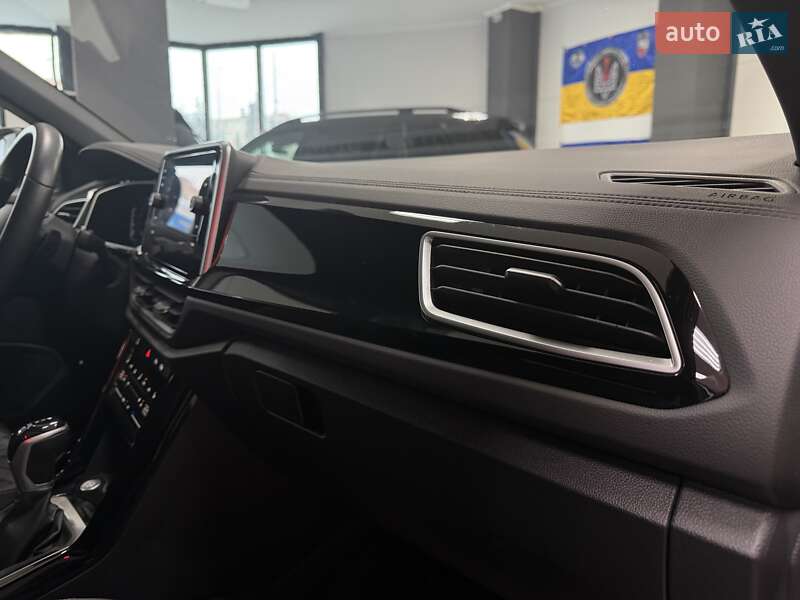 Внедорожник / Кроссовер Volkswagen T-Roc 2024 в Тернополе