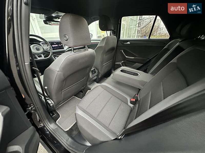 Внедорожник / Кроссовер Volkswagen T-Roc 2021 в Киеве