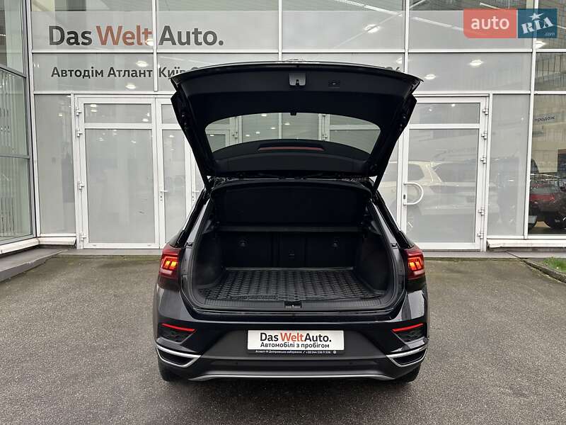 Внедорожник / Кроссовер Volkswagen T-Roc 2021 в Киеве