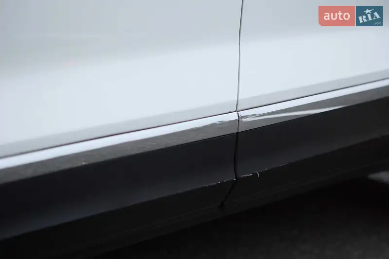 Volkswagen T-Roc 2018 VIN WVGZZZA1ZJV043654 фото оголошення 20 з 85