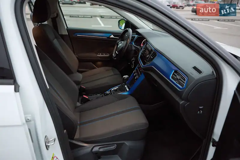 Volkswagen T-Roc 2018 VIN WVGZZZA1ZJV043654 фото оголошення 40 з 85