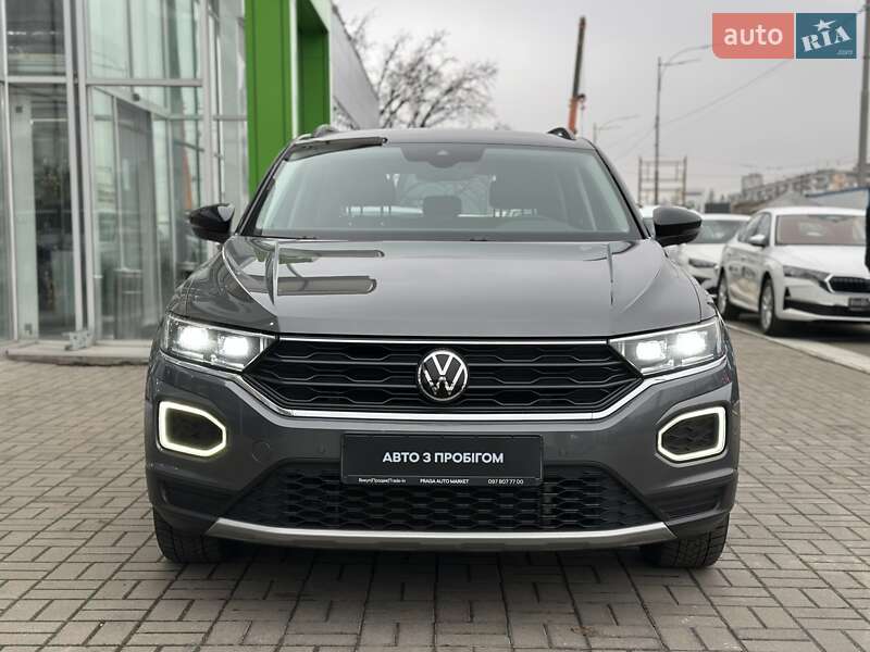 Внедорожник / Кроссовер Volkswagen T-Roc 2021 в Киеве