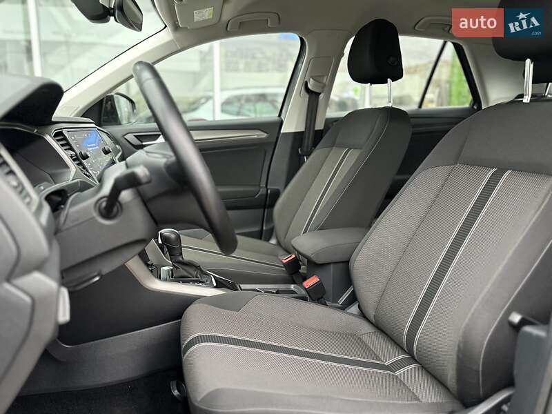 Внедорожник / Кроссовер Volkswagen T-Roc 2021 в Киеве