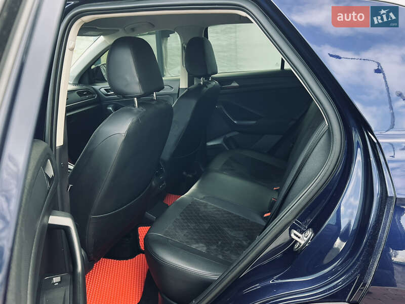 Внедорожник / Кроссовер Volkswagen T-Roc 2019 в Одессе