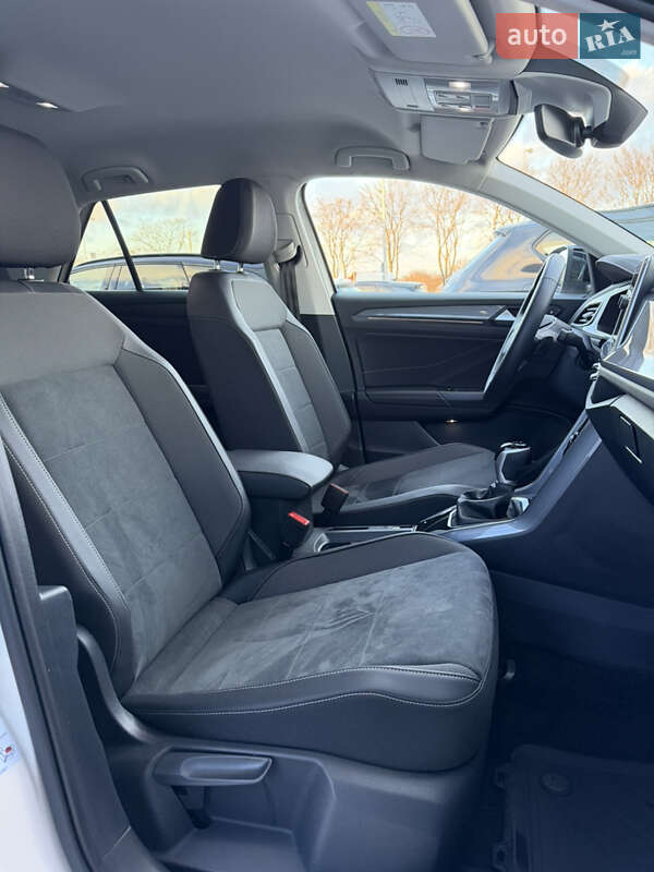 Позашляховик / Кросовер Volkswagen T-Roc 2024 в Києві