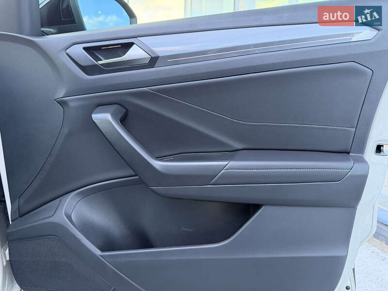 Позашляховик / Кросовер Volkswagen T-Roc 2024 в Києві