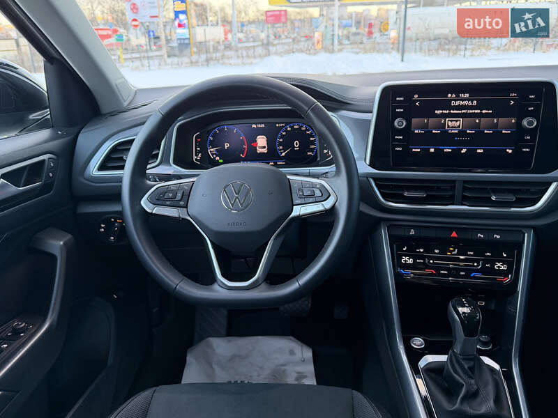 Позашляховик / Кросовер Volkswagen T-Roc 2024 в Києві